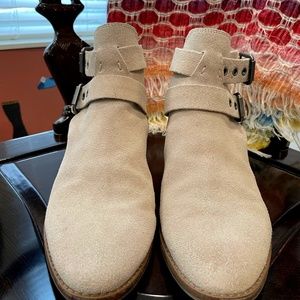 Dolce Vita Tove Nude Suede Double Buckle Cutout Ankle Boots 9